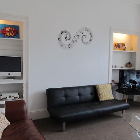 The Beatnik, Victorian Townhouse Apartment With Parking Плимът Екстериор снимка