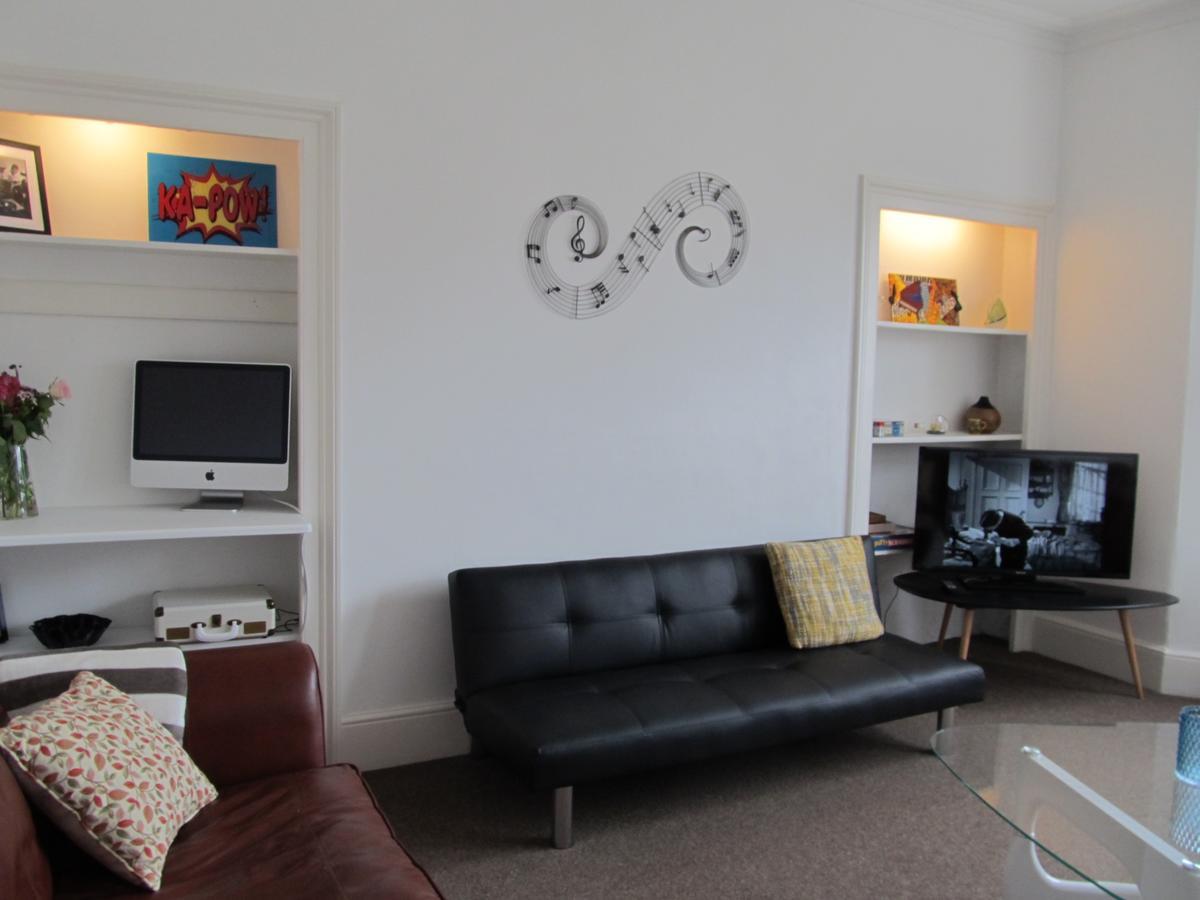 The Beatnik, Victorian Townhouse Apartment With Parking Плимът Екстериор снимка